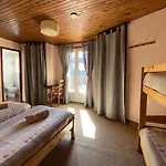 Doume's Hotell 2*