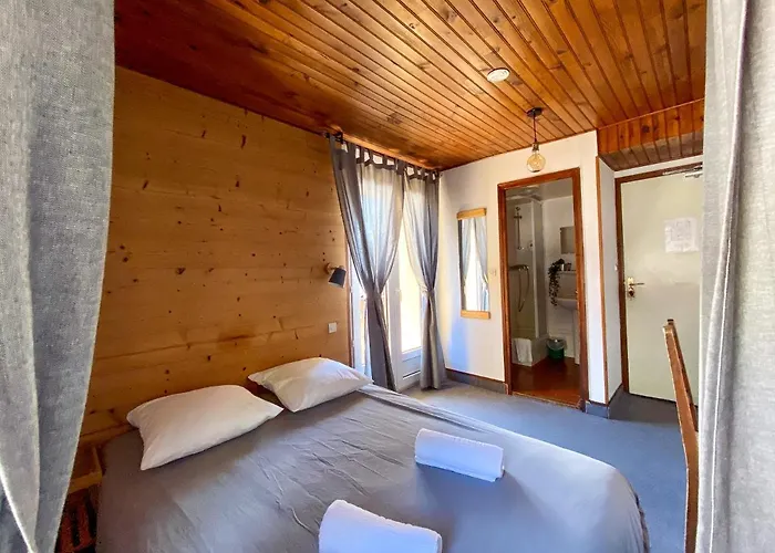 Doume's Hotell 2*