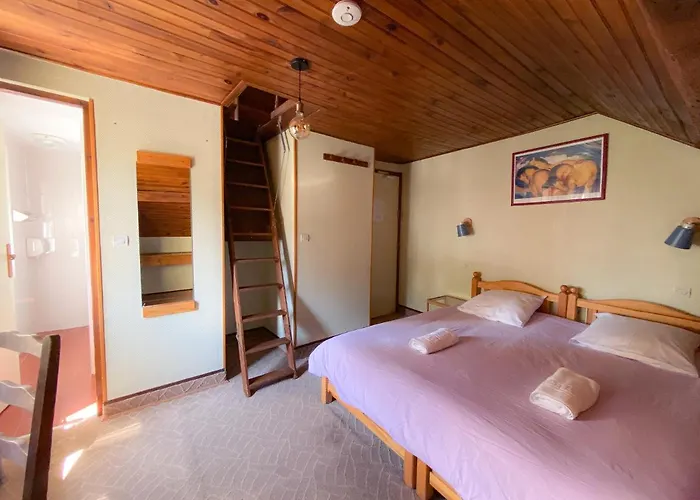 Doume's Hotell 2*